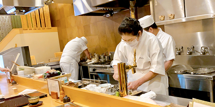 ます川店内