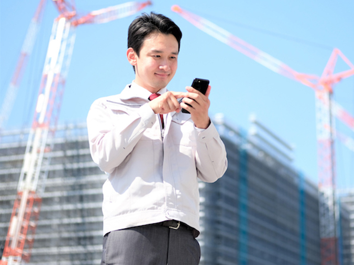 「URLを送るだけ」が現場の心理的ハードルを下げる