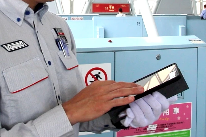 規程やマニュアルをタブレットに配信