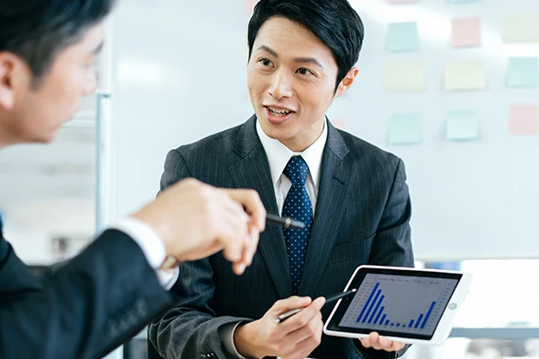 「少々お待ちください」は不要！